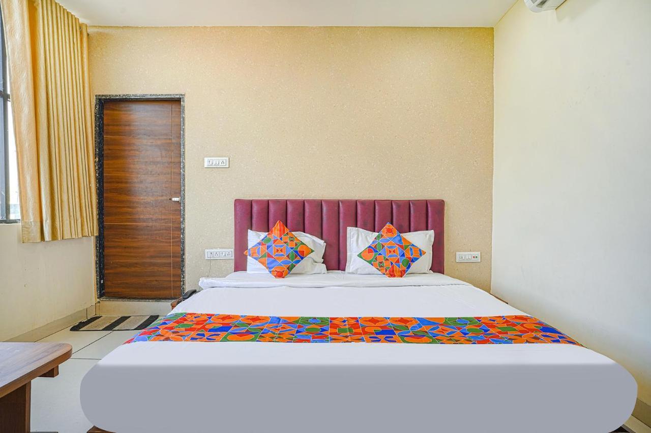 Fabhotel Sukh Vilas Индор Екстериор снимка