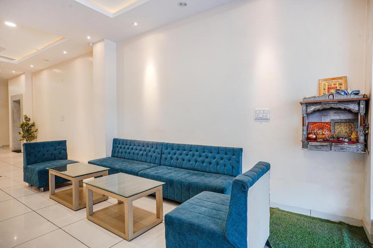 Fabhotel Sukh Vilas Индор Екстериор снимка