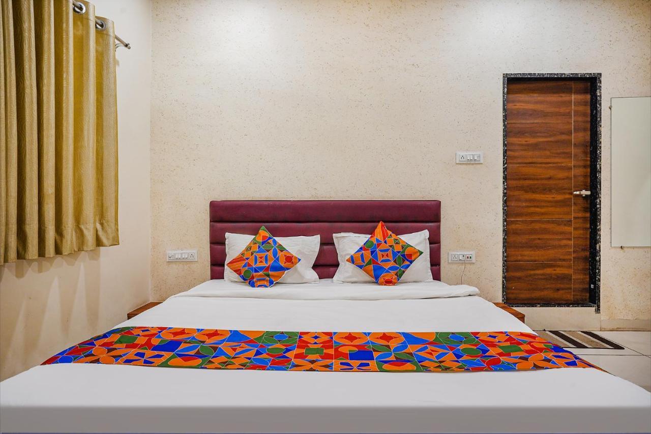 Fabhotel Sukh Vilas Индор Екстериор снимка