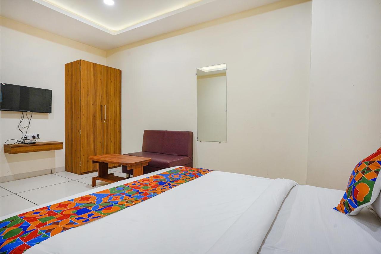 Fabhotel Sukh Vilas Индор Екстериор снимка