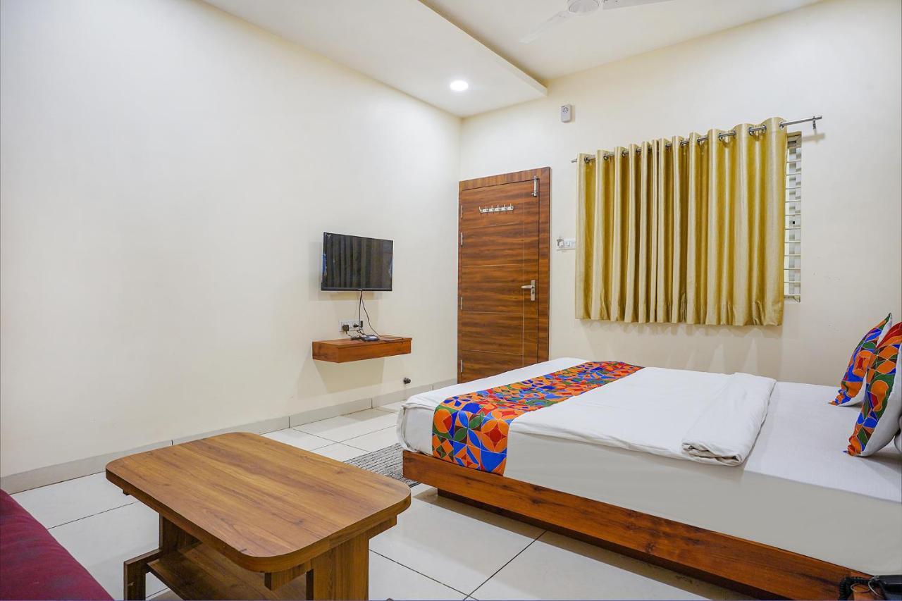 Fabhotel Sukh Vilas Индор Екстериор снимка