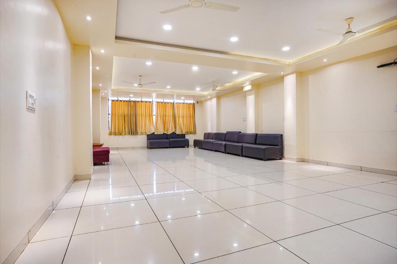 Fabhotel Sukh Vilas Индор Екстериор снимка
